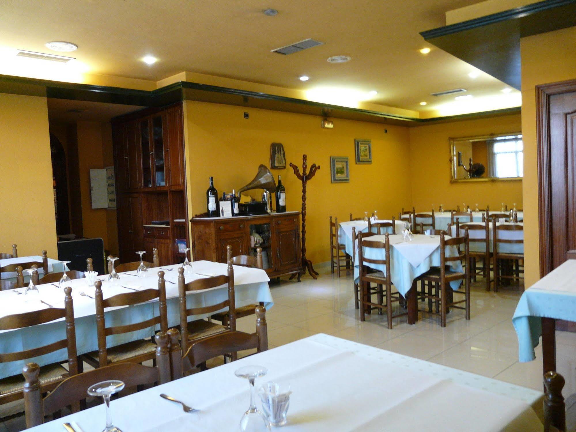 圣雅各布酒店 圣地亚哥－德孔波斯特拉 外观 照片